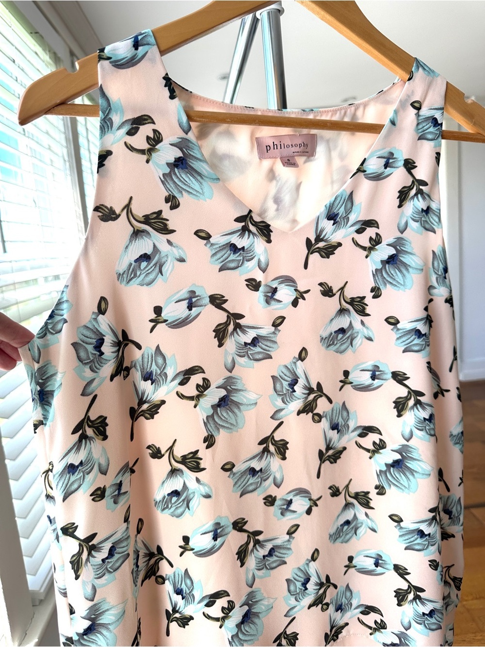 Philosophy Pink Floral V-Neck Sleeveless Top with Floral Print, Loose Fit